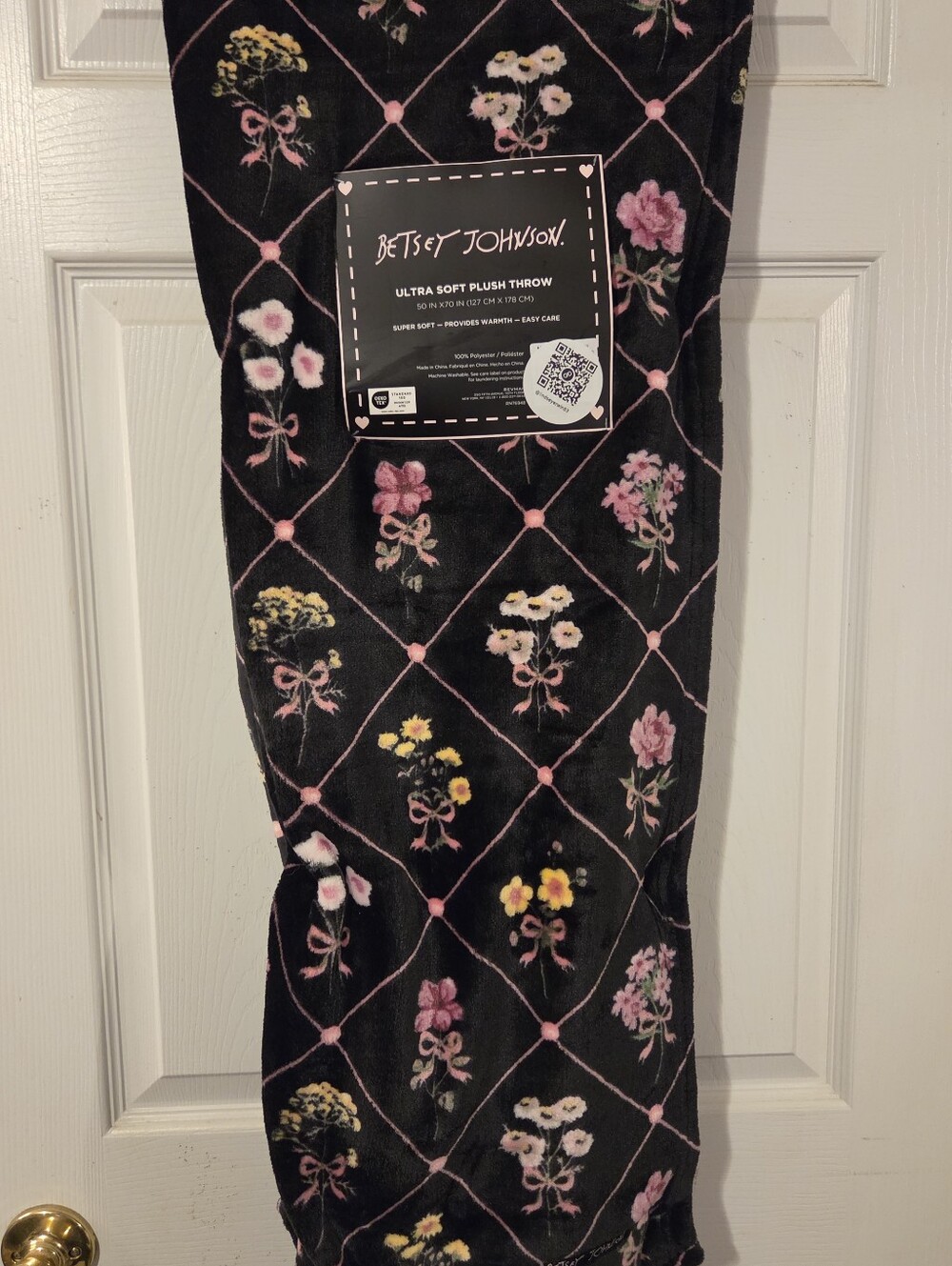Betsey Johnson NWT Plush Throw - Brown, Pink & Floral